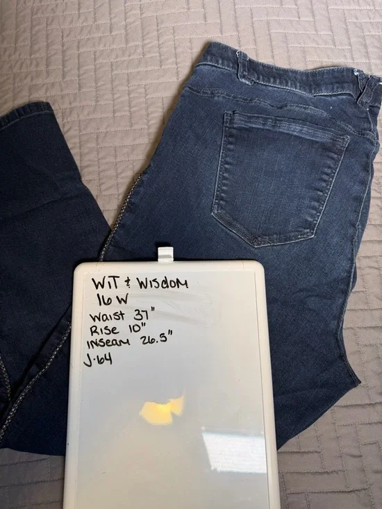 Wit & Wisdom 16W Jeans with gold stitching - Picture 6 of 6